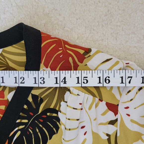 Ruby Road PXL Tie Front Blouse 3/4 Tab Sleeve V-Neck 6 Button Front Tropical - Picture 9 of 16